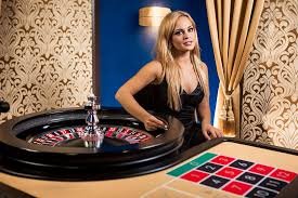 Free spin bonus round with expanded reels